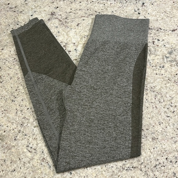 Victoria Secret PINK seamless leggings olive green sz Medium - Picture 7 of 8